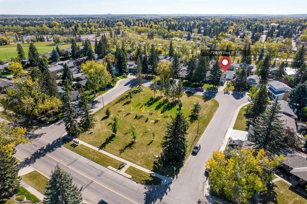 724 Wilton Place SE, Calgary — photo 3 of 50