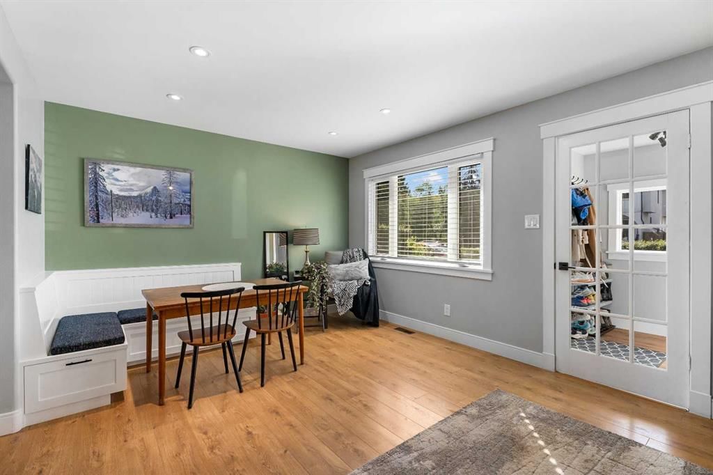 8736 34 Avenue NW, Calgary — photo 4 of 30