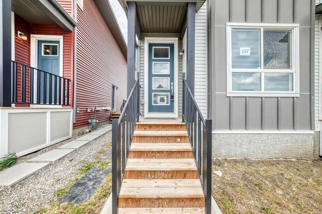 157 Belmont Drive SW, Calgary — photo 4 of 45