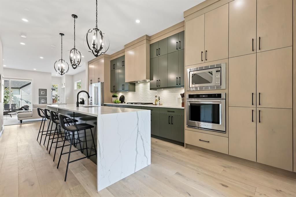 2319 16 Street SE, Calgary — photo 3 of 18