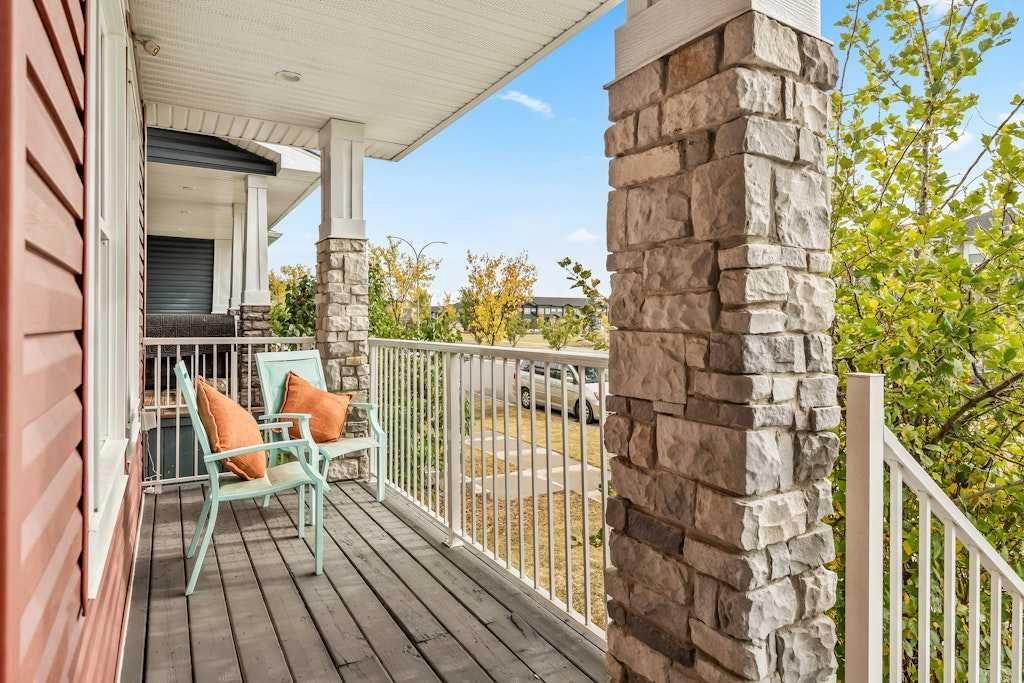 286 Redstone Drive NE, Calgary — photo 3 of 27