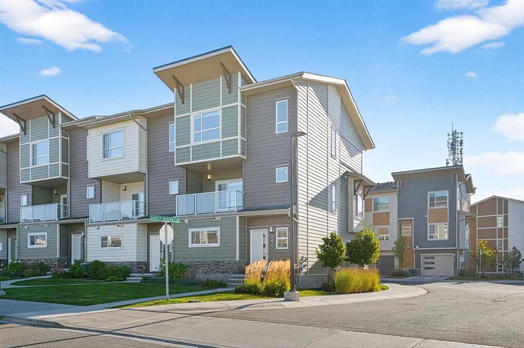 242 Harvest Hills Way NE, Calgary — photo 2 of 39