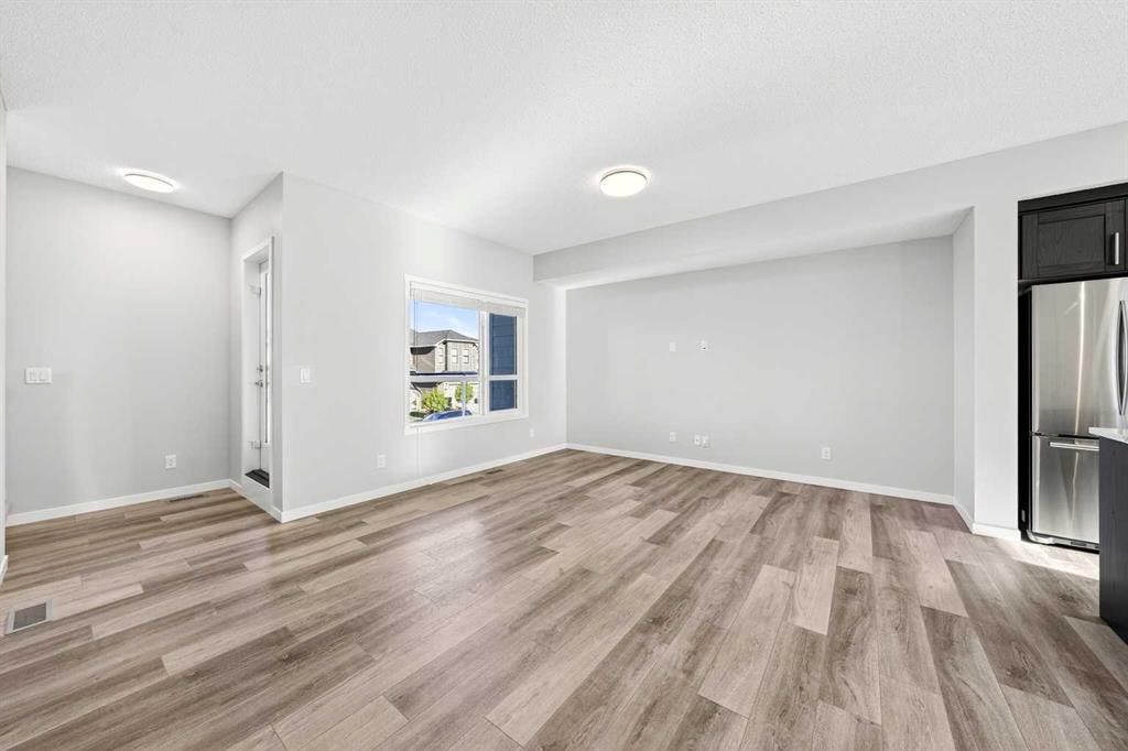 242 Harvest Hills Way NE, Calgary — photo 3 of 39