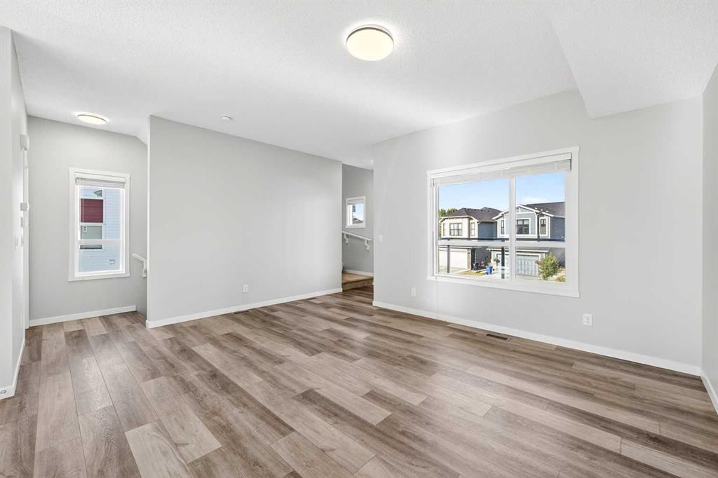 242 Harvest Hills Way NE, Calgary — photo 4 of 39