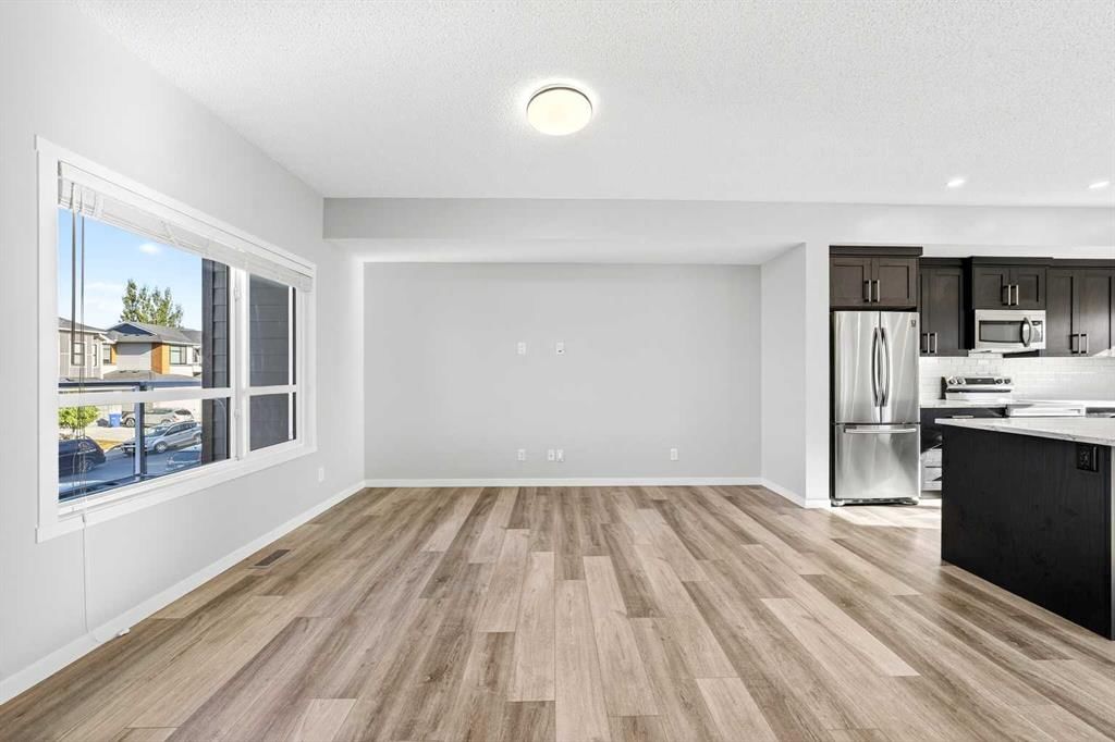 242 Harvest Hills Way NE, Calgary — photo 5 of 39
