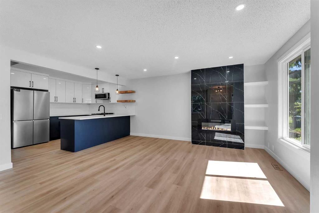 1024 Ranchview Road NW, Calgary — photo 3 of 35