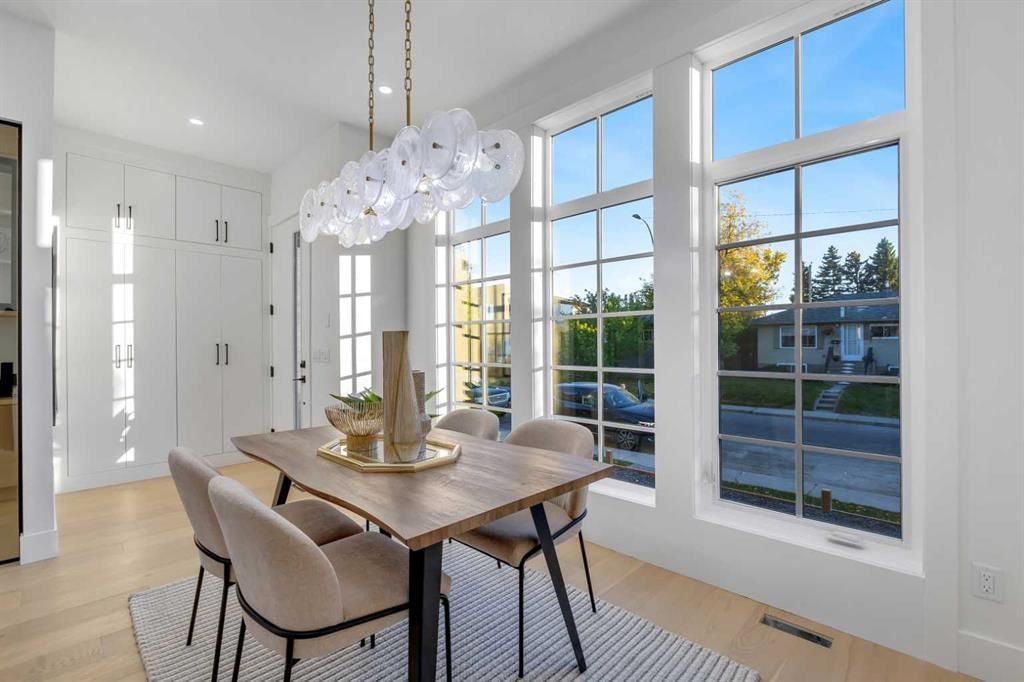 4136 7 Avenue SW, Calgary — photo 4 of 50
