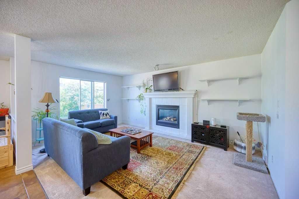 42 Chapalina Way SE, Calgary — photo 5 of 22
