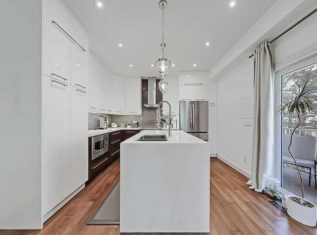 455 20 Avenue NE, Calgary — photo 3 of 34