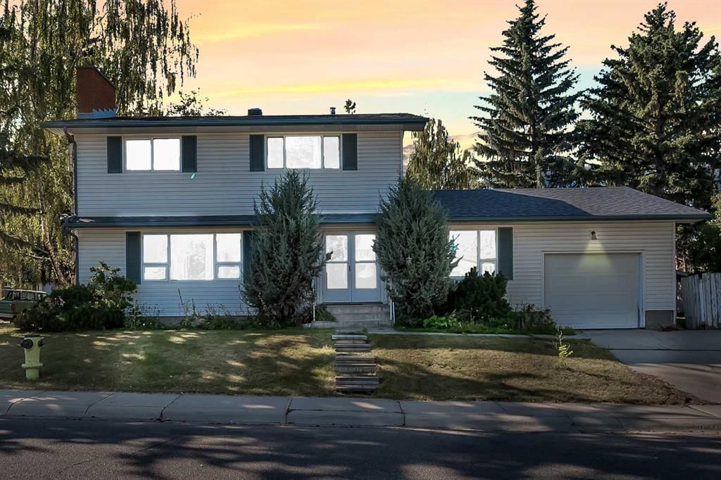 11027 Bradbury Drive SW, Calgary — photo 2 of 49