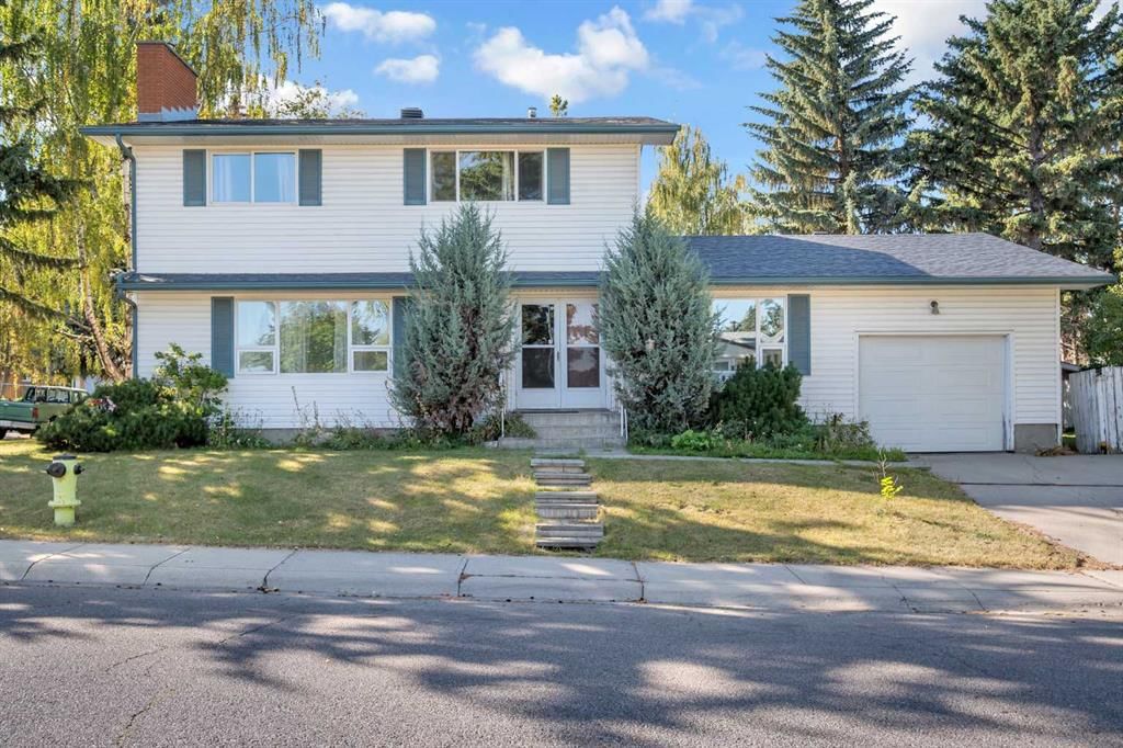11027 Bradbury Drive SW, Calgary — photo 3 of 49