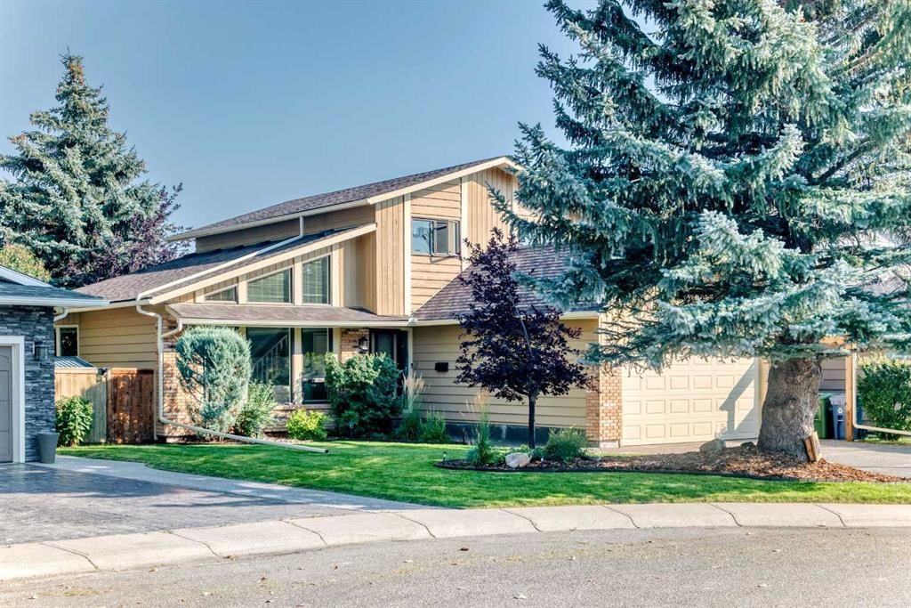 28 Woodfield Court SW, Calgary — photo 2 of 50