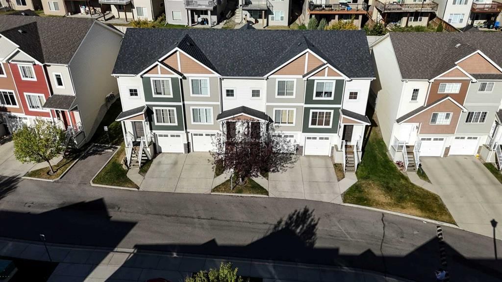 156 Pantego Lane NW, Calgary — main listing photo