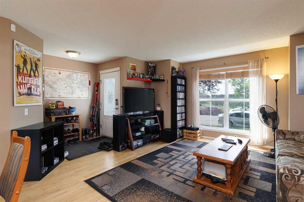 248 Prestwick Avenue SE, Calgary — photo 5 of 24