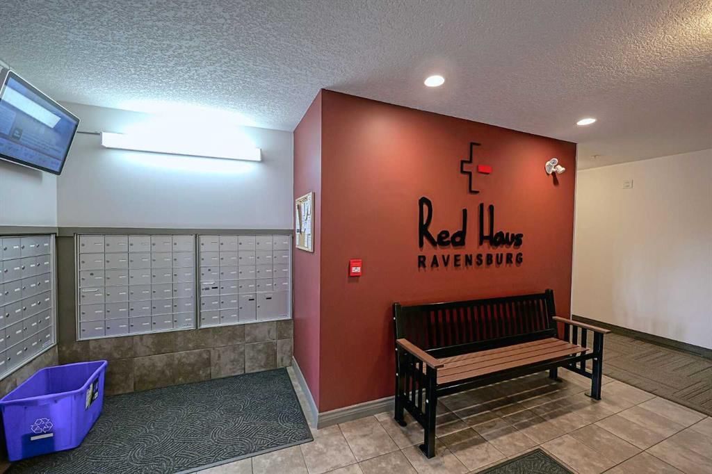 403, 70 Royal Oak Plaza NW, Calgary — photo 5 of 31