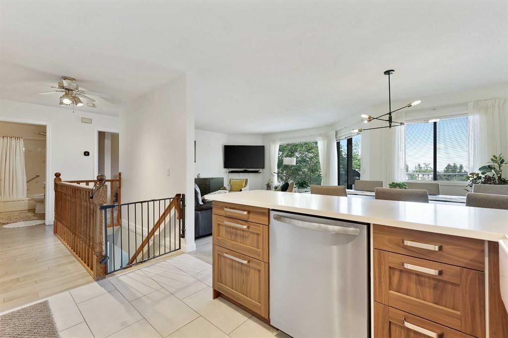 72 Coach Side Terrace SW, Calgary — main listing photo