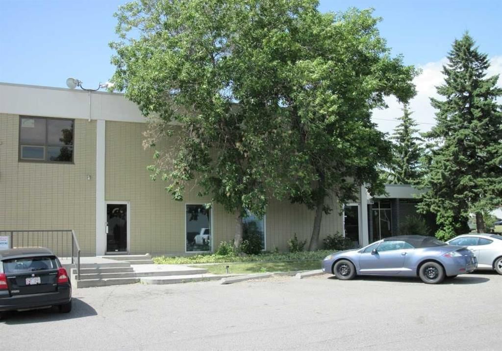 1415 28 Street NE, Calgary — main listing photo