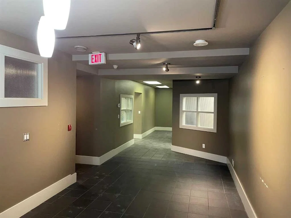 1415 28 Street NE, Calgary — photo 3 of 7