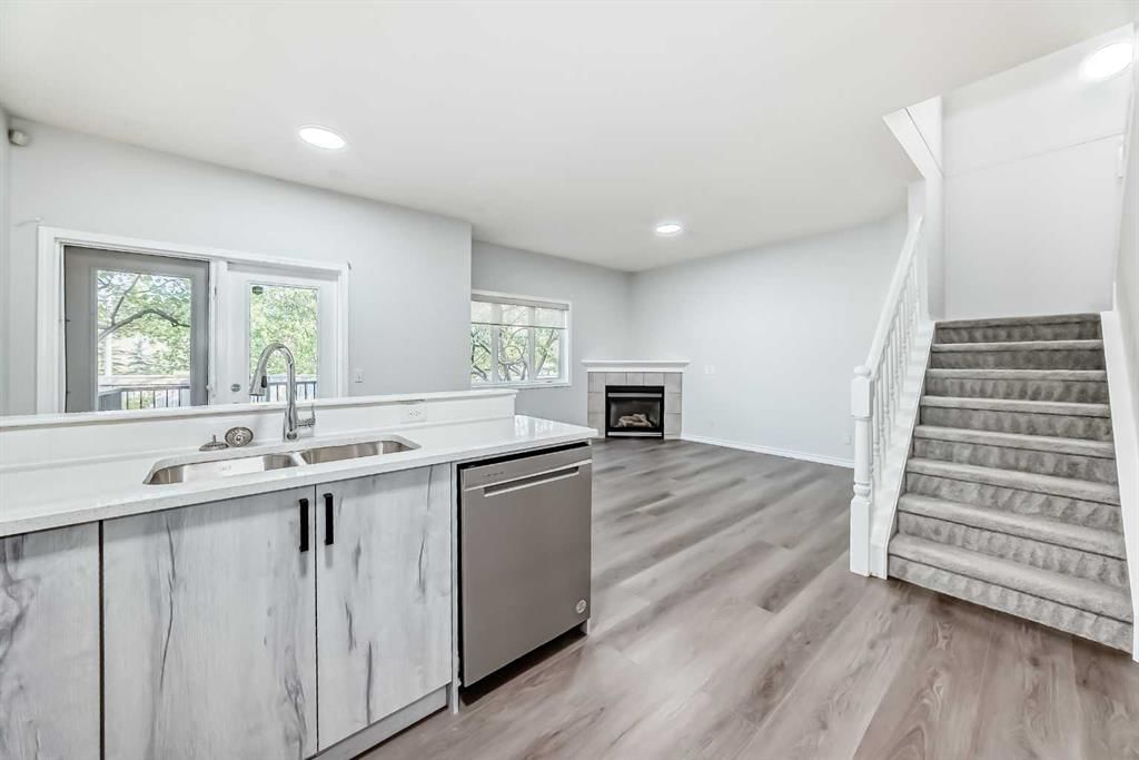 92 simcoe Place SW, Calgary — photo 5 of 47