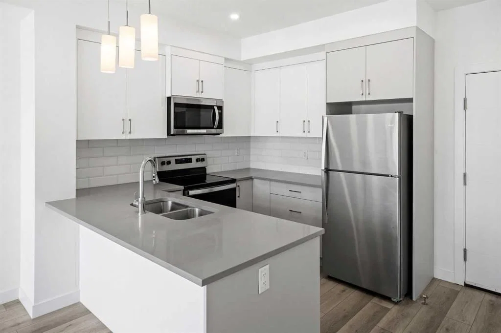 403, 205 Spring Creek Common SW, Calgary — photo 5 of 35