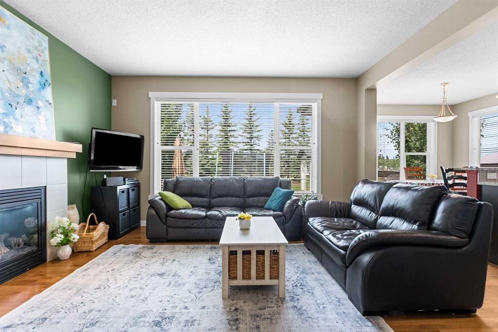 4746 Elgin Avenue SE, Calgary — photo 4 of 50