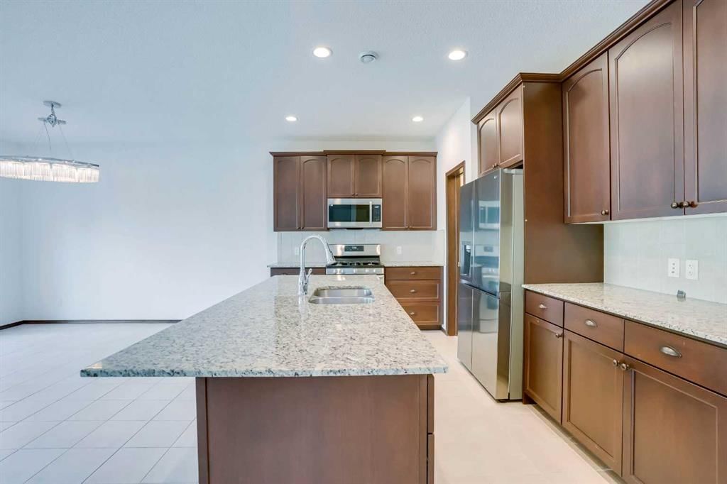 207 Auburn Glen Drive SE, Calgary — photo 5 of 50