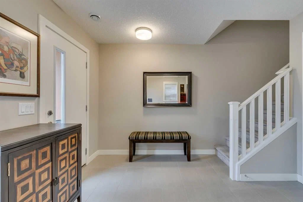 3225 39 Street NW, Calgary — photo 5 of 50