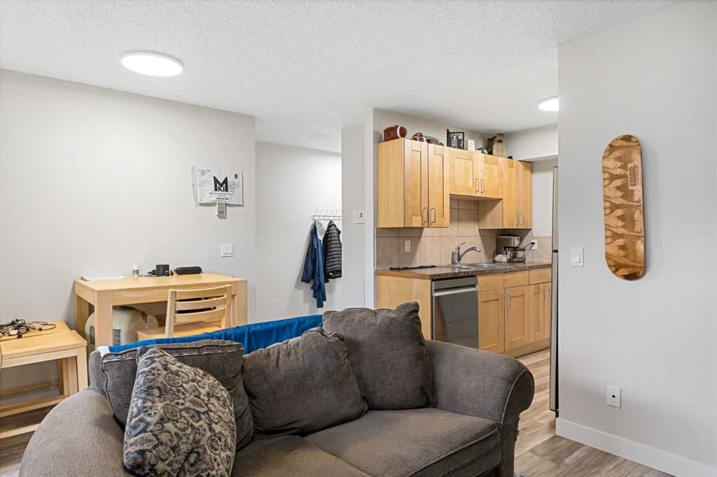 105, 4311 73 Street NW, Calgary — photo 4 of 11