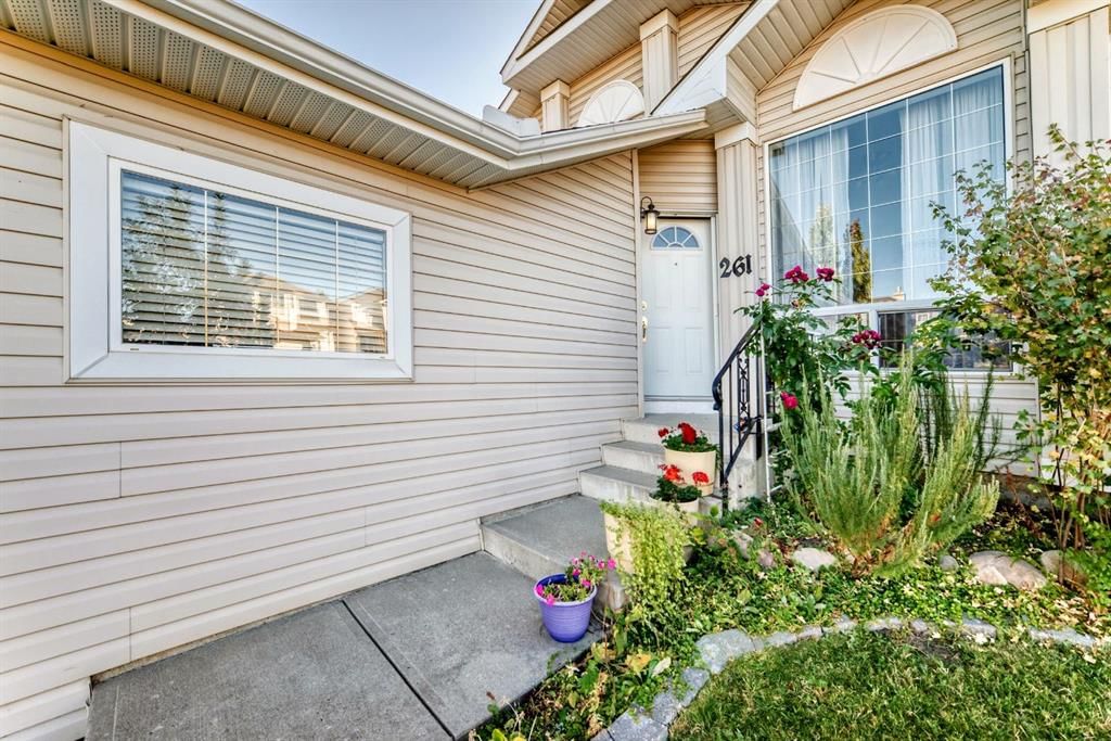 261 Bridlecreek Park SW, Calgary — photo 2 of 49