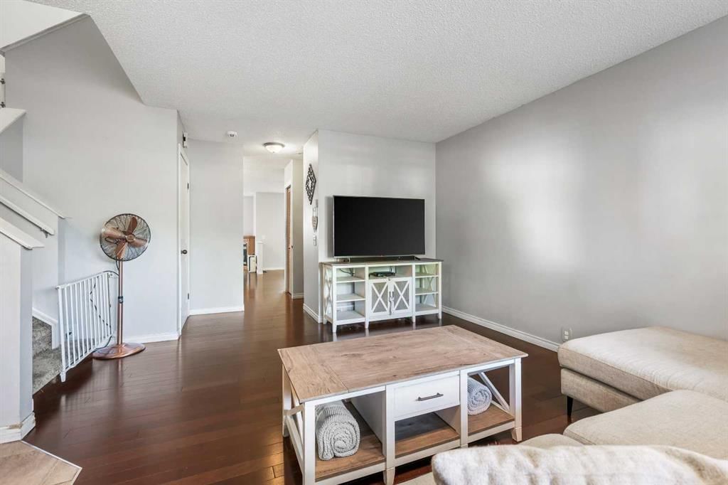 156 Martin Crossing Court NE, Calgary — photo 5 of 45
