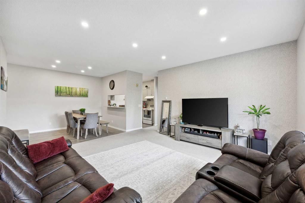 316, 2022 Canyon Meadows Drive SE, Calgary — photo 4 of 25