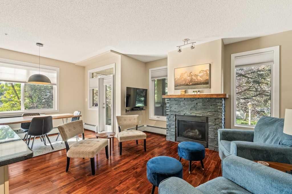 204, 2419 Erlton Road SW, Calgary — photo 3 of 32