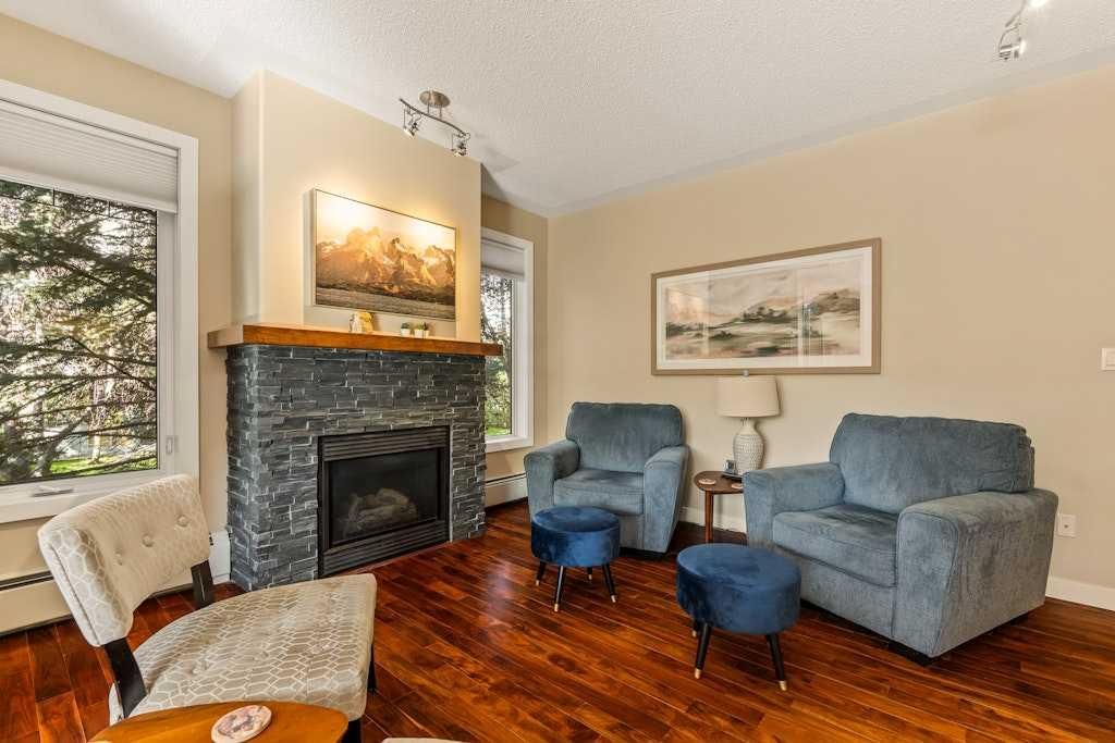 204, 2419 Erlton Road SW, Calgary — photo 4 of 32