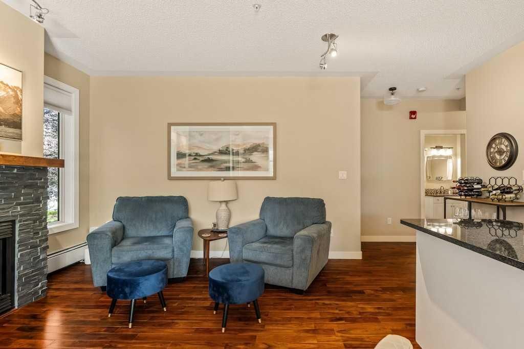 204, 2419 Erlton Road SW, Calgary — photo 5 of 32
