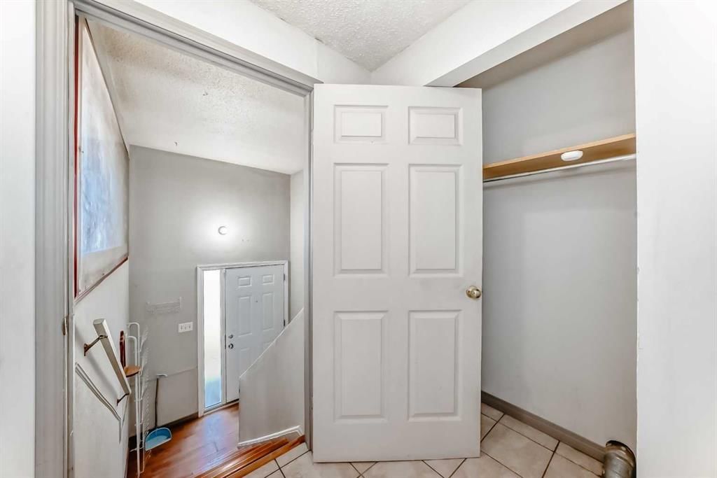 6103 Penbrooke Drive SE, Calgary — photo 5 of 49