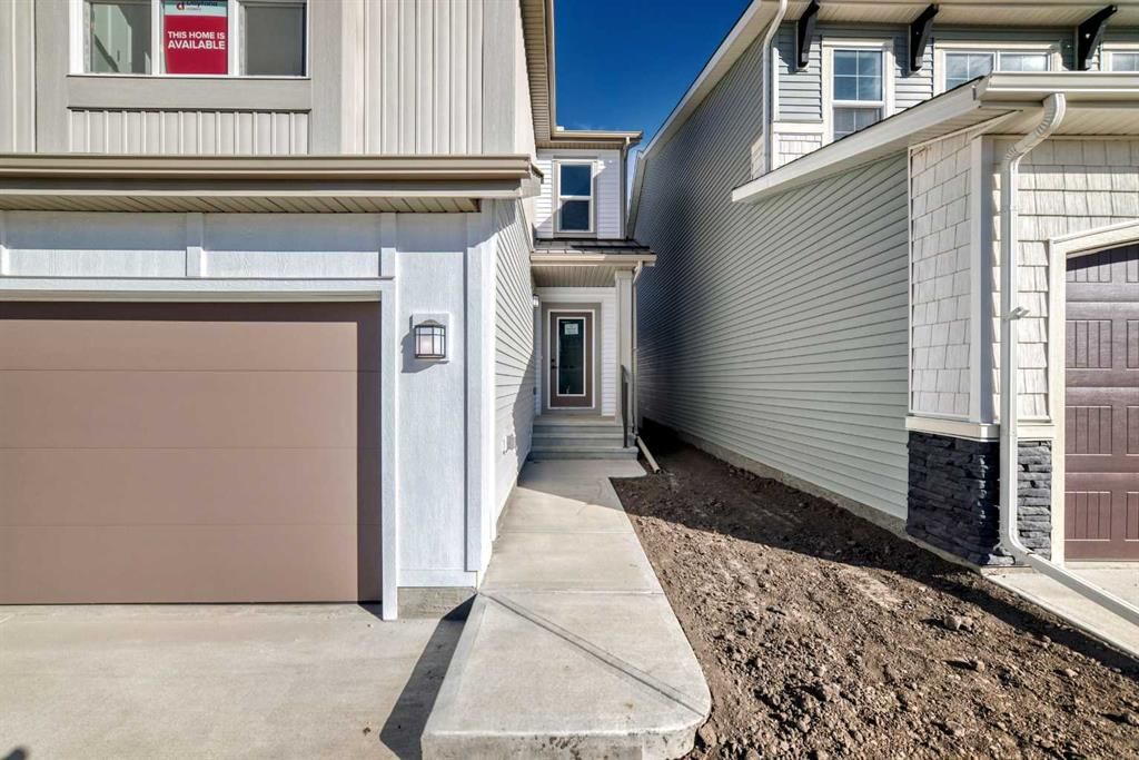 39 Bartlett Row SE, Calgary — photo 2 of 50