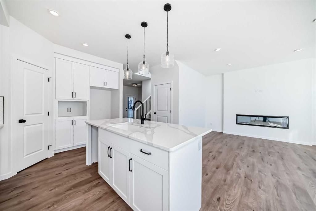 29 Bartlett Way SE, Calgary — photo 5 of 45