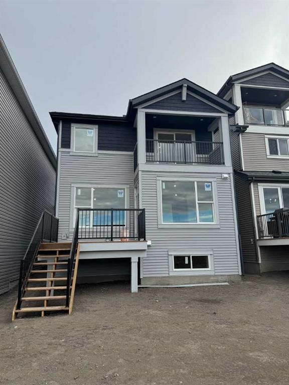 17 Walgrove Bay SE, Calgary — photo 2 of 13