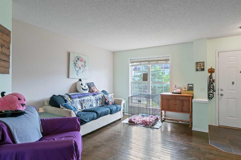 25 Elgin Meadows View SE, Calgary — photo 3 of 19