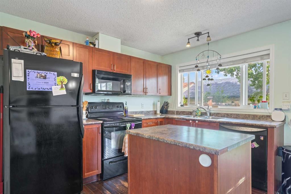 25 Elgin Meadows View SE, Calgary — photo 5 of 19