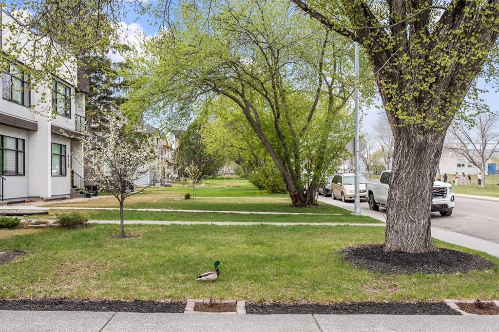 409 24 Avenue NW, Calgary — photo 4 of 50