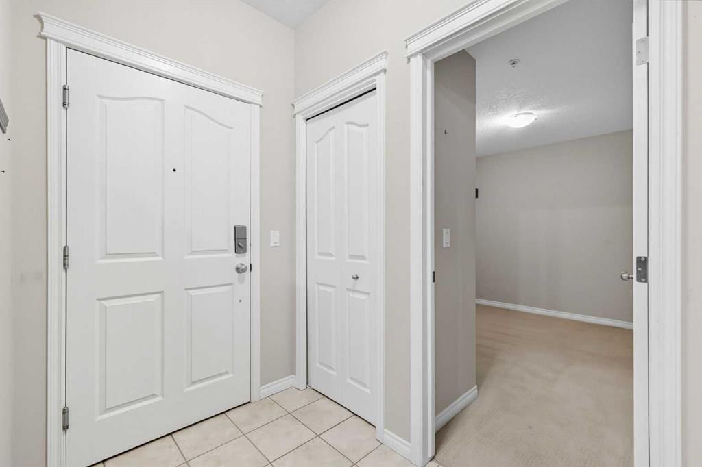 240, 30 Sierra Morena Landing SW, Calgary — photo 3 of 34