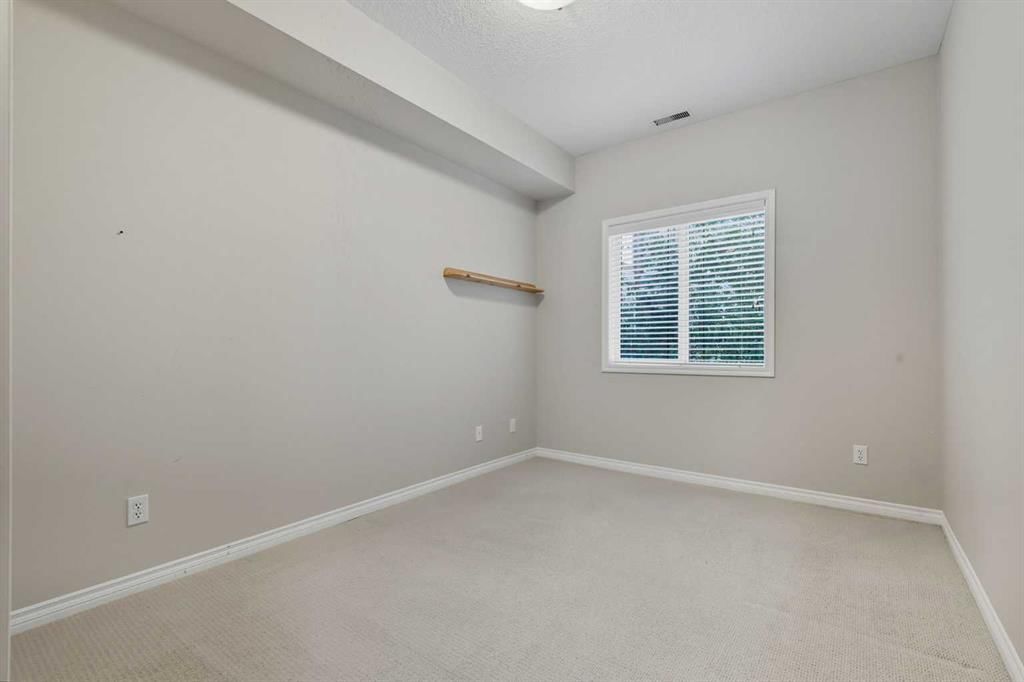 240, 30 Sierra Morena Landing SW, Calgary — photo 4 of 34