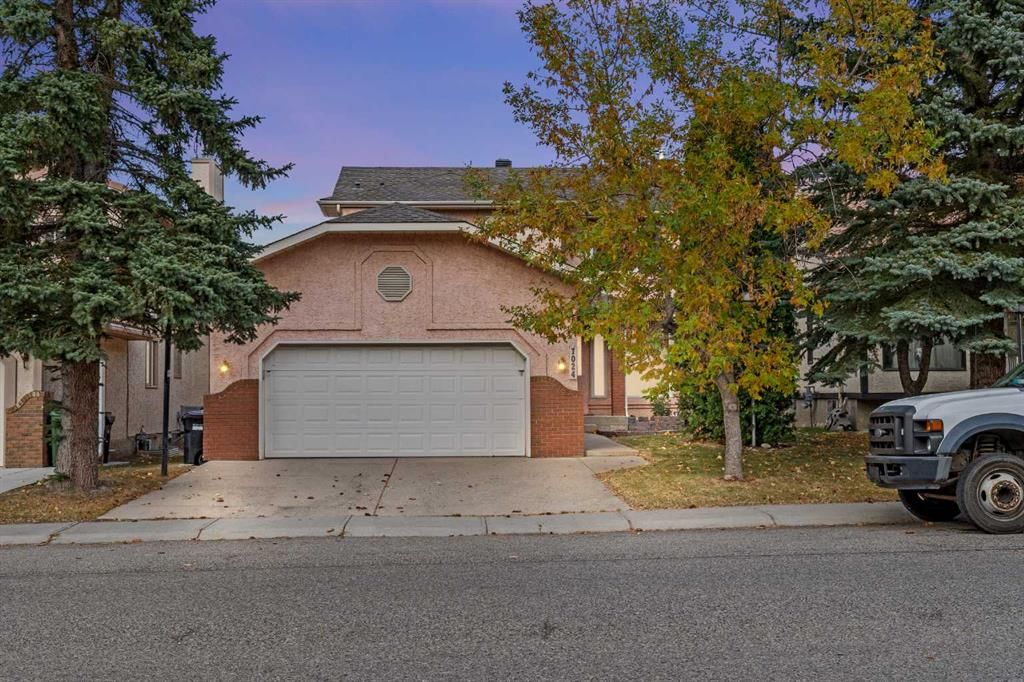1024 Santana Road NW, Calgary — main listing photo
