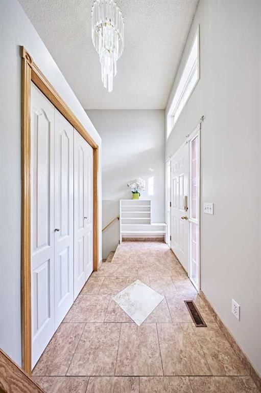 50 Somervale Green SW, Calgary — photo 4 of 44