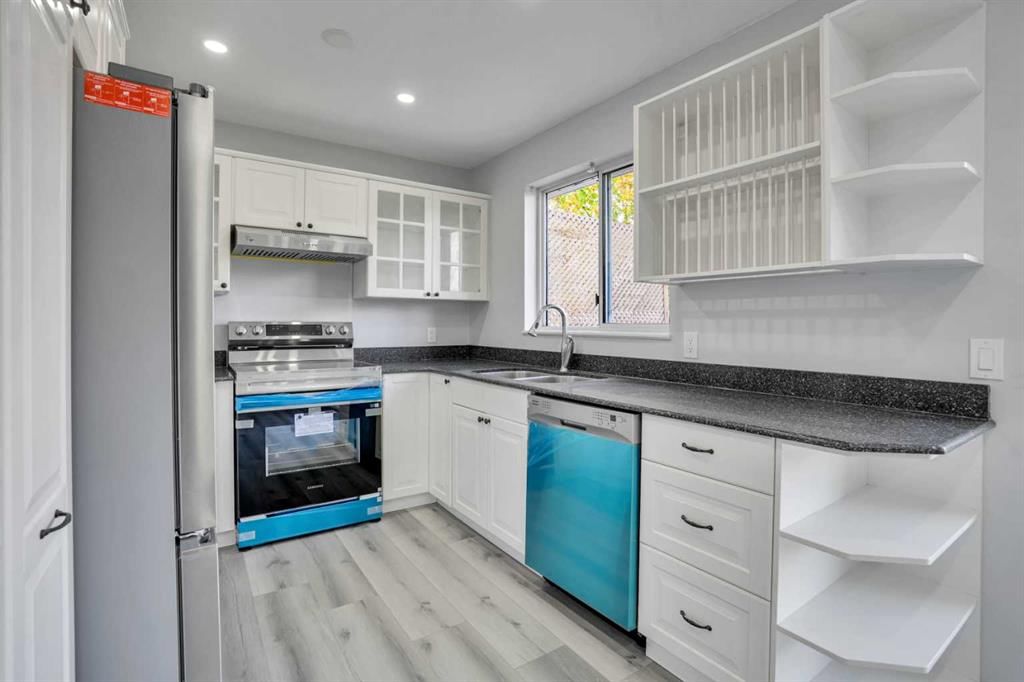 6058 Martingrove Road NE, Calgary — photo 4 of 45