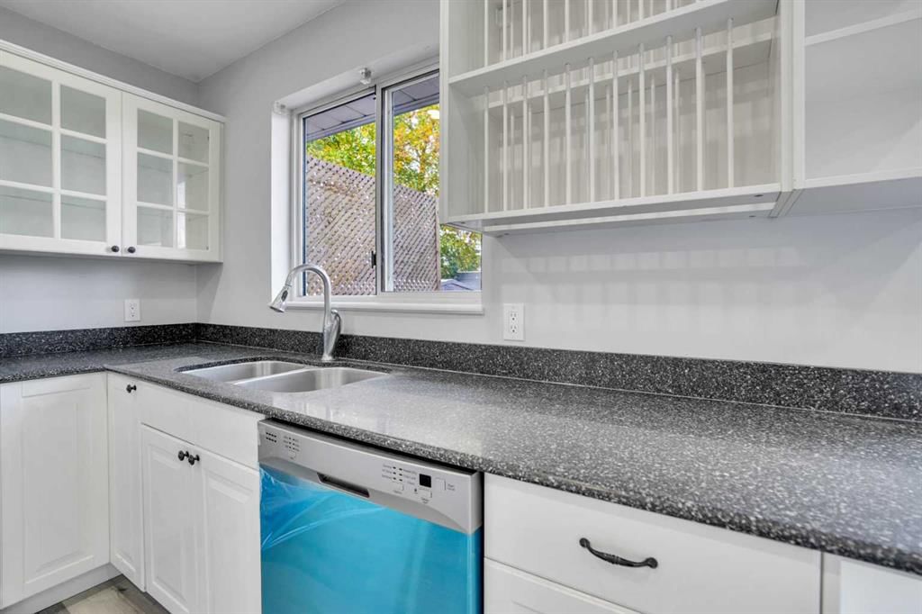 6058 Martingrove Road NE, Calgary — photo 5 of 45