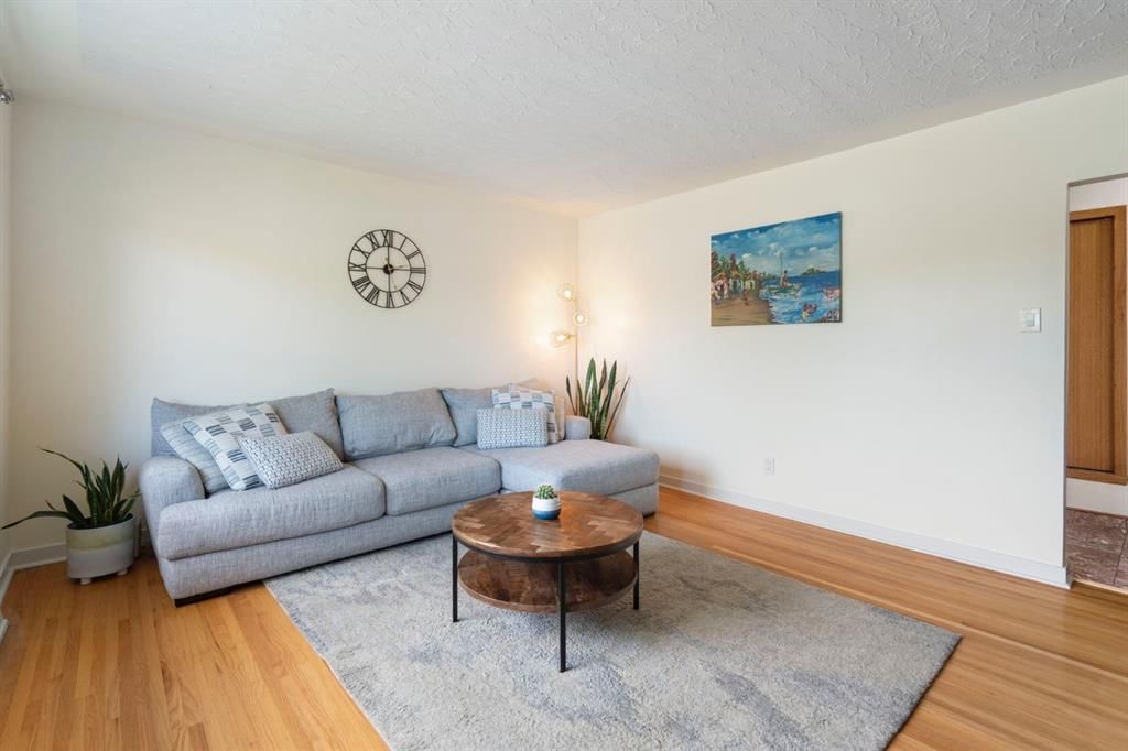 7611 25 Street SE, Calgary — photo 5 of 47