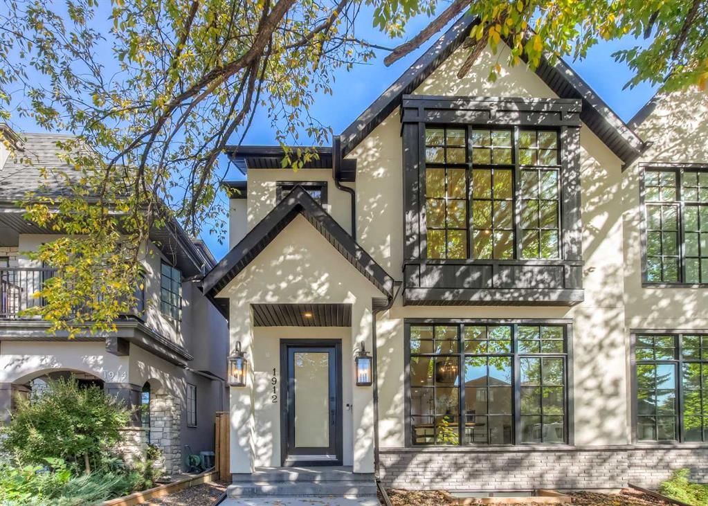 1912 49 Avenue SW, Calgary — photo 3 of 47