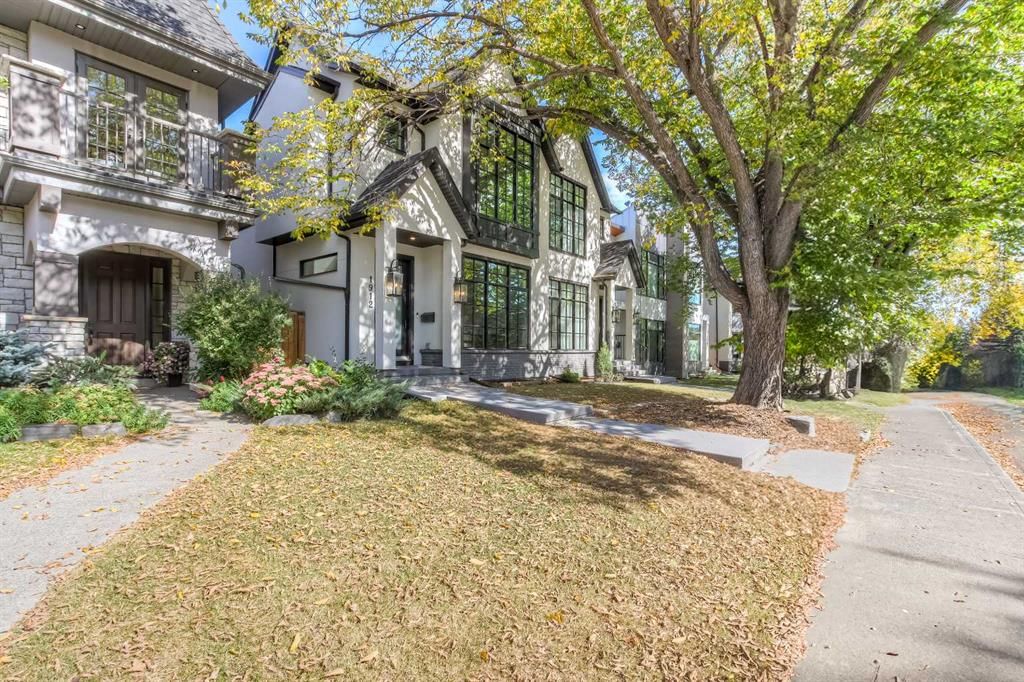 1912 49 Avenue SW, Calgary — photo 5 of 47